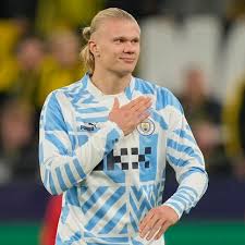 Erling Haaland: Si Cyborg Norwegia yang Cetak Gol Secepat Refresh Twitter